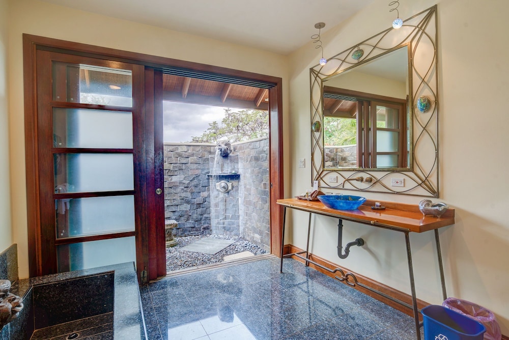 Ho'oilo House Bed and Breakfast by null