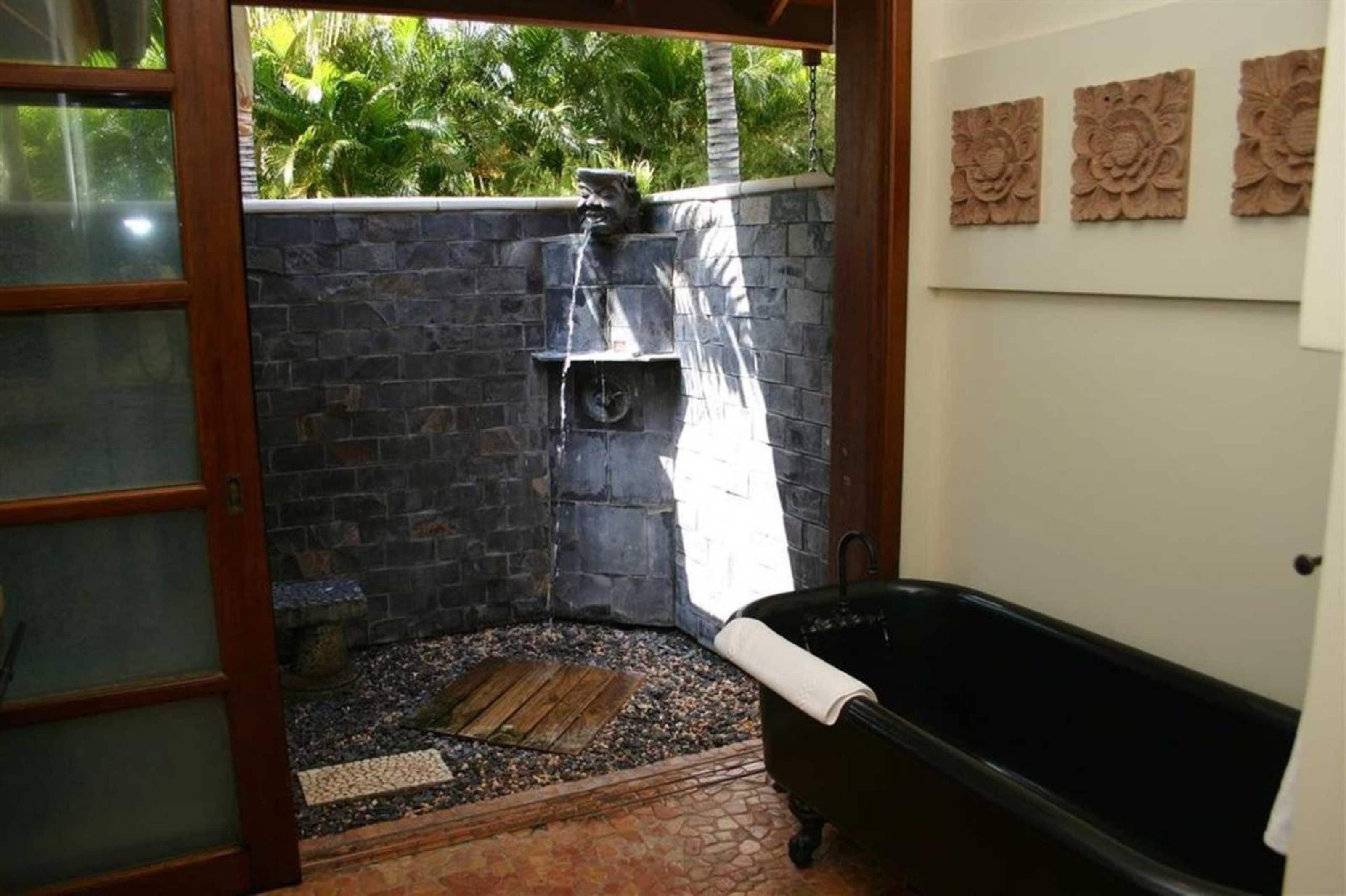 1 giường cỡ queen | Buồng tắm vòi sen