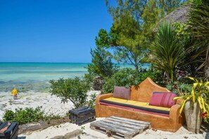 Coin salon dans le hall