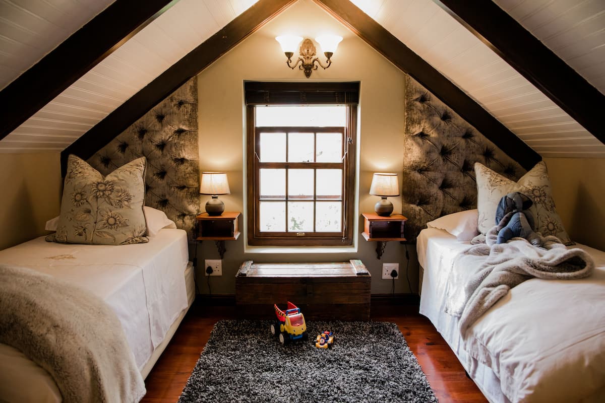 Familie cottage (2 Adults & 2 Children) | 11 slaapkamers, luxe beddengoed, een minibar met enkele gratis items