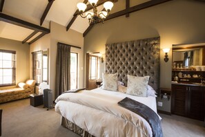 Luxury Room | 11 bedrooms, premium bedding, free minibar items, in-room safe - Schoone Oordt Country House (Swellendam)