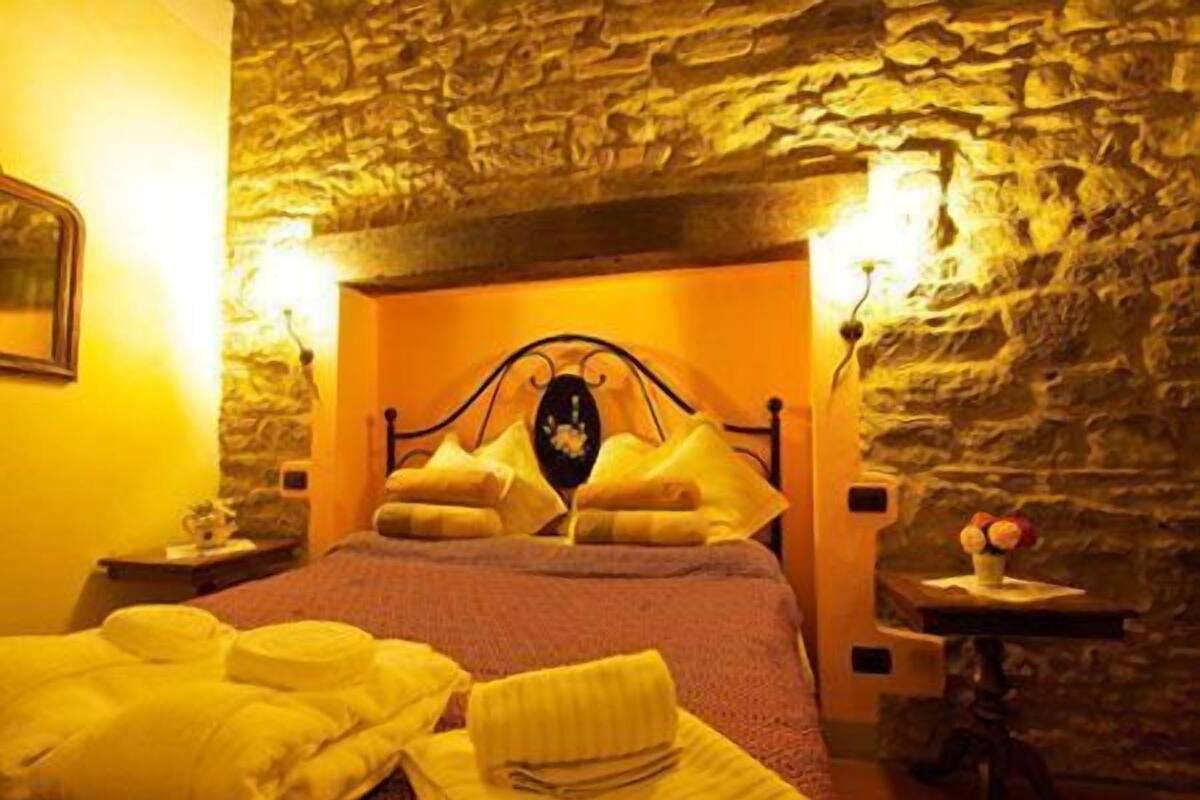 Standardzimmer | 1 Schlafzimmer, italienische Bettbezüge von Frette