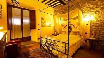 1 bedroom, Frette Italian sheets, premium bedding, down duvets