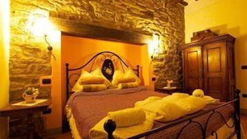 Standard Room | 1 bedroom, Frette Italian sheets, premium bedding, down duvets