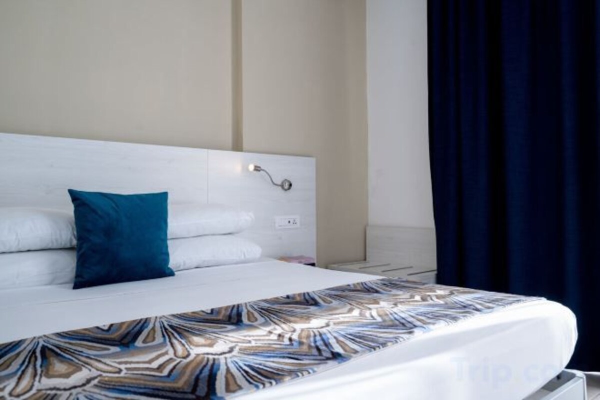 Minibar, in-room safe, desk, blackout drapes