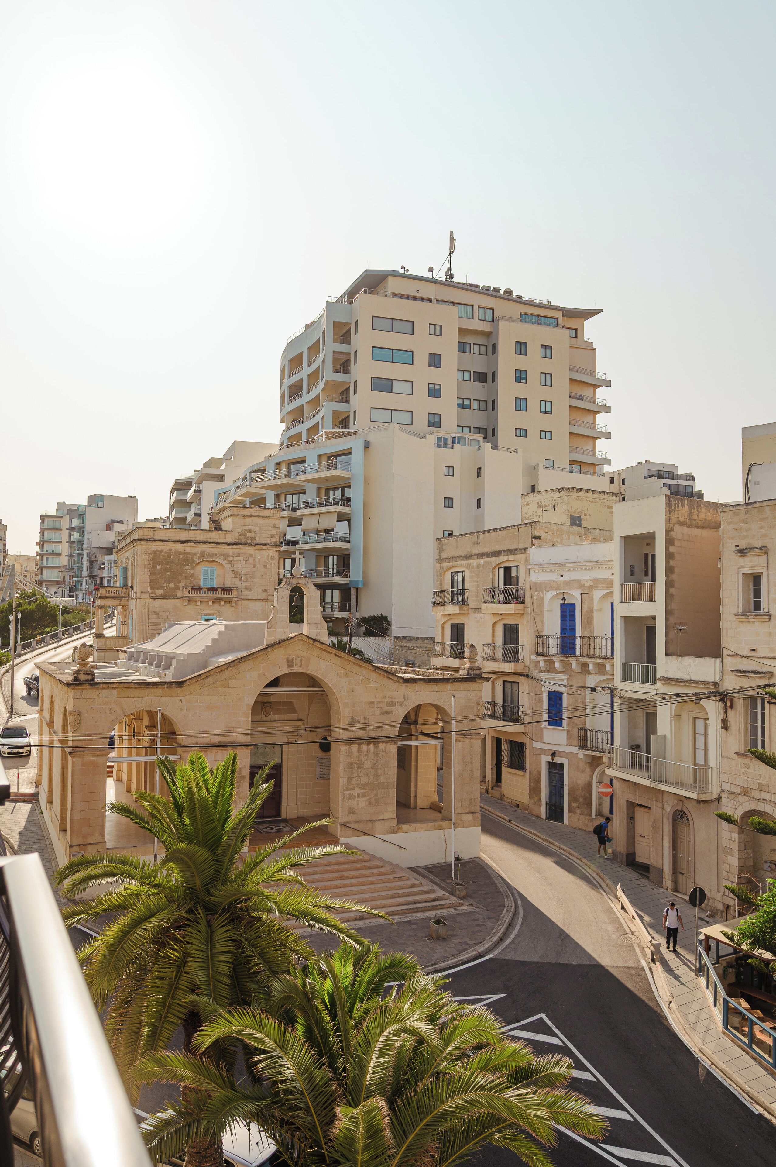 Photo - Gillieru Harbour Hotel