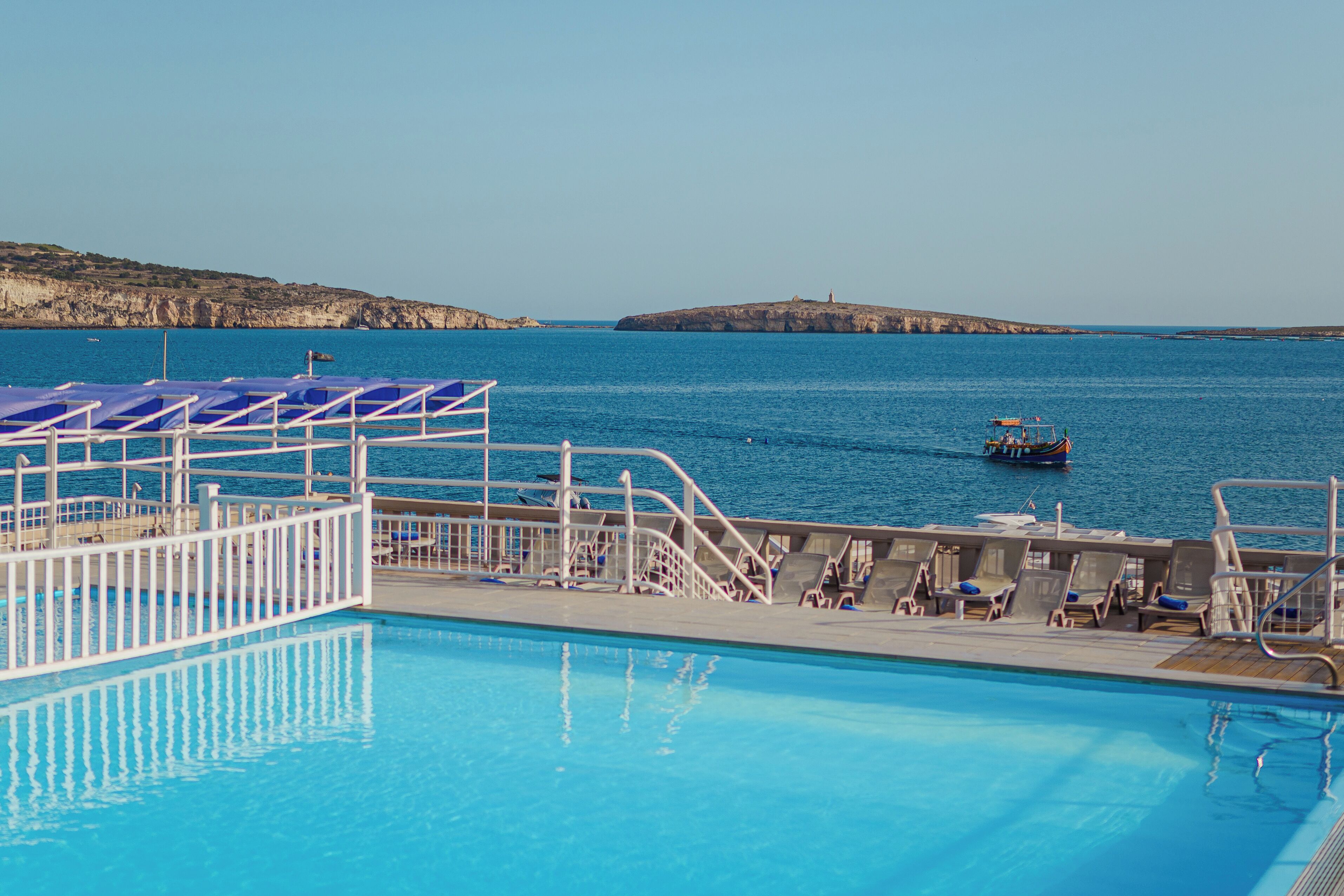 حمّام سباحة خارجي