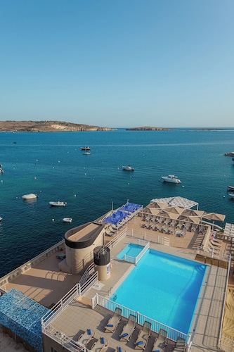 Gillieru Harbour Hotel