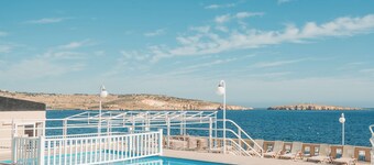 Gillieru Harbour Hotel