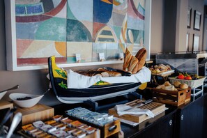 Engelsk frokost hver dag (EUR 10.50 per person)