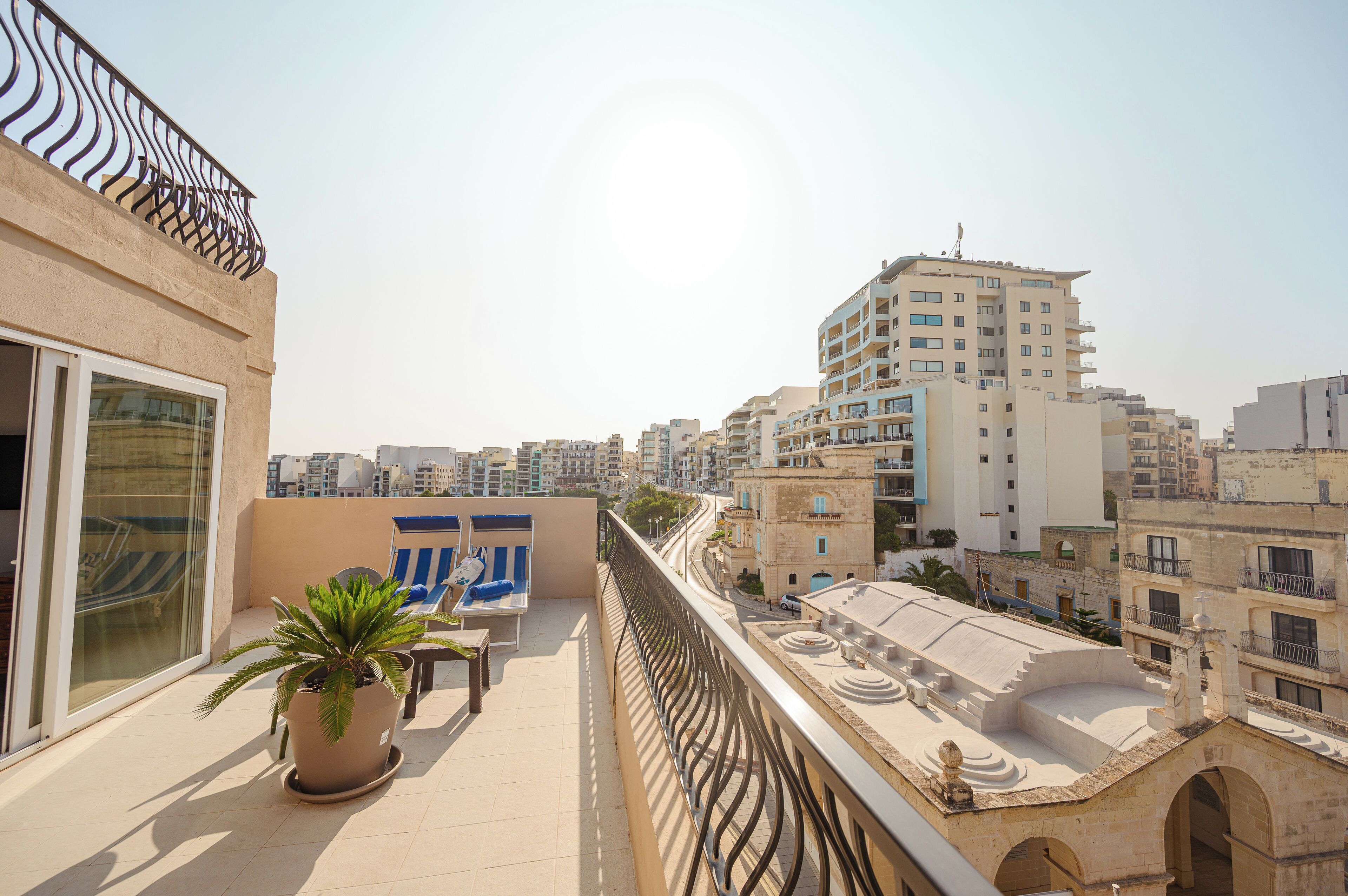 Photo - Gillieru Harbour Hotel
