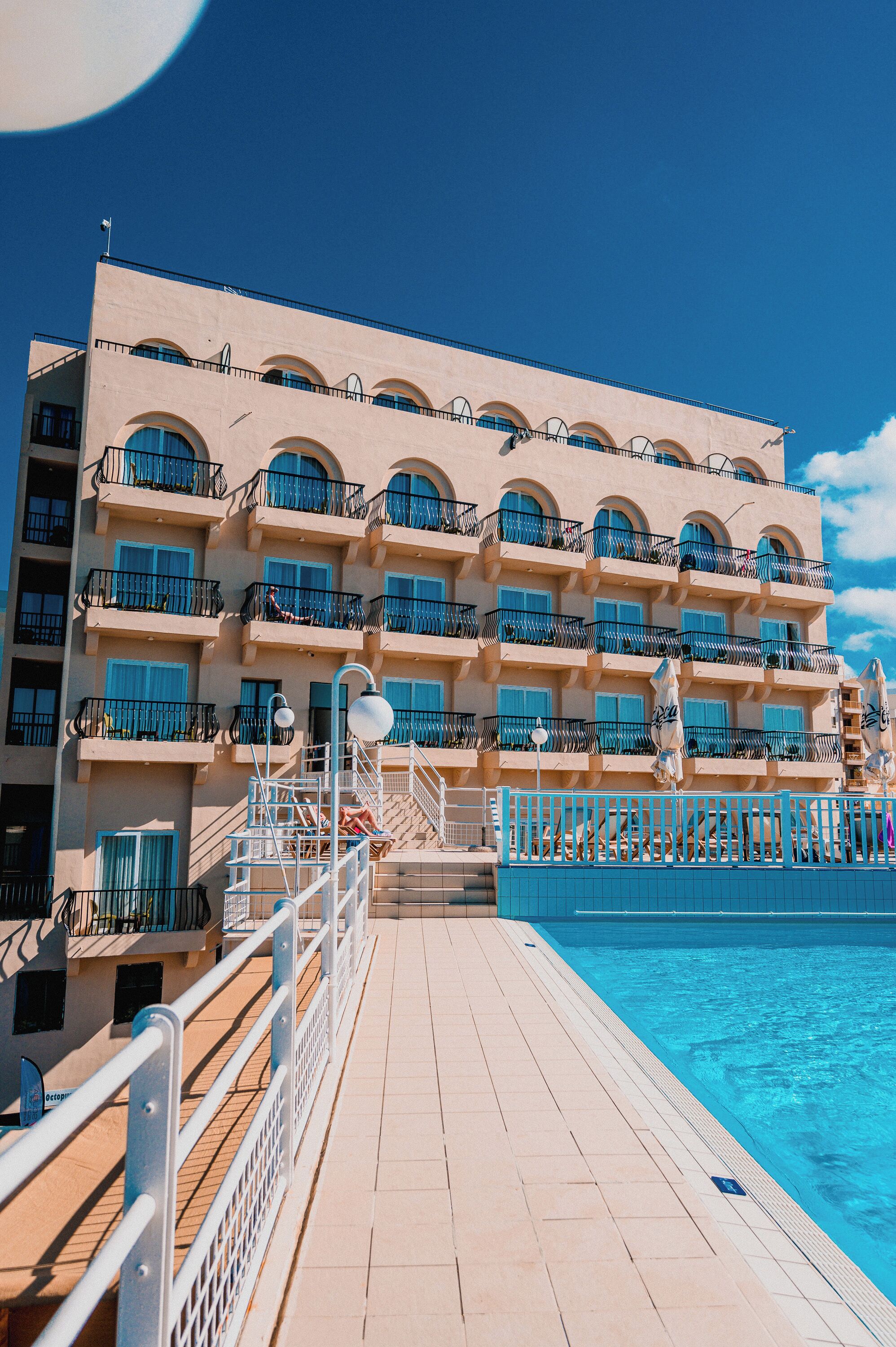 Gillieru Harbour Hotel