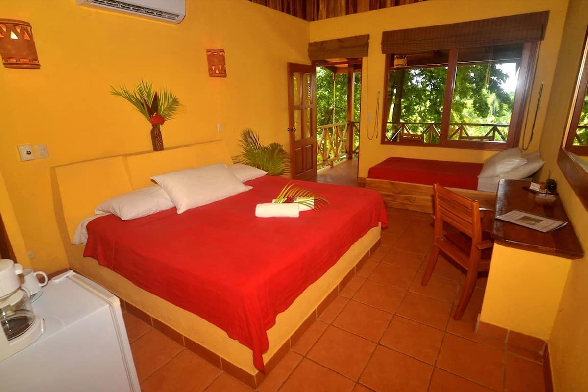 Minibar, in-room safe, desk, iron/ironing board