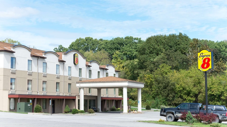 Super 8 by Wyndham Beaver Falls
