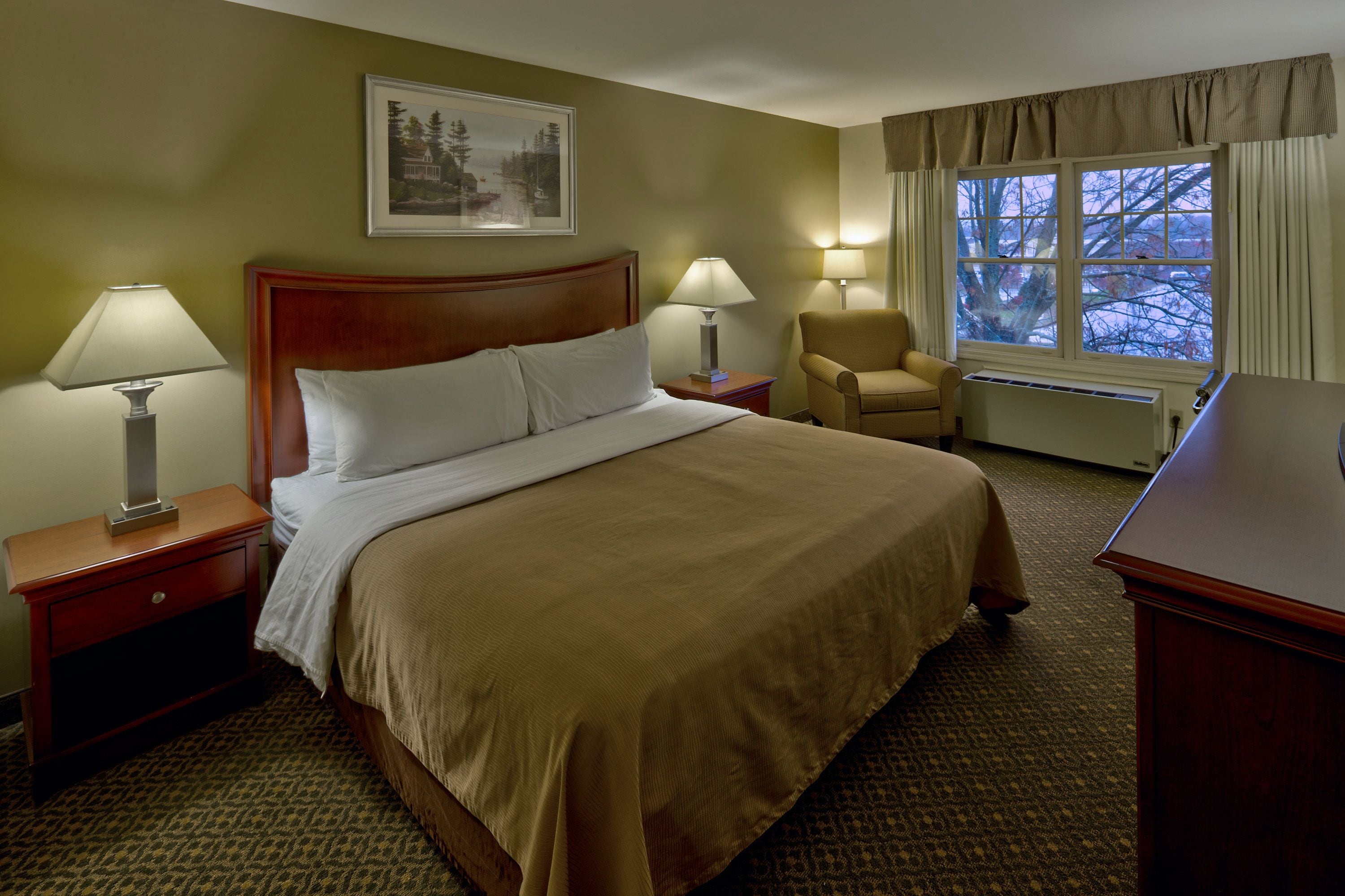 Standard Room, 1 King Bed | Blackout drapes, iron/ironing board, free WiFi, bed sheets