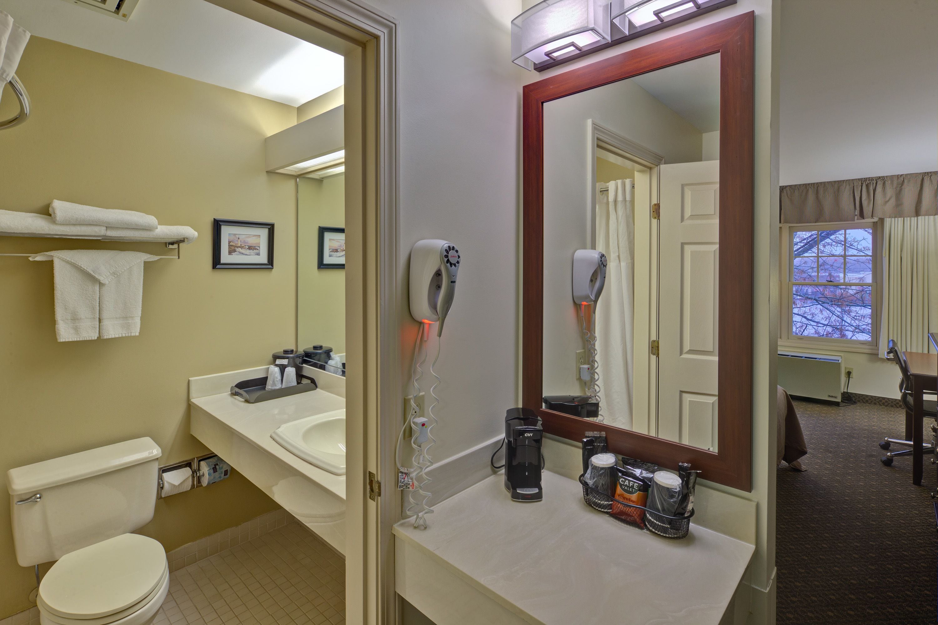 combined shower/bathtub, free toiletries, hair dryer, towels