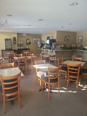 Free daily on-the-go breakfast - Country Inn at The Mall (Bangor)