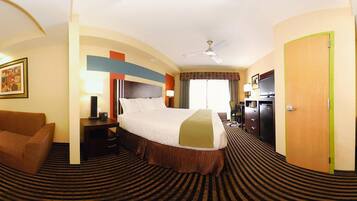 Standard Room, 1 King Bed, Accessible (Mobility, Accessible Tub) | In-room safe, desk, iron/ironing board, rollaway beds