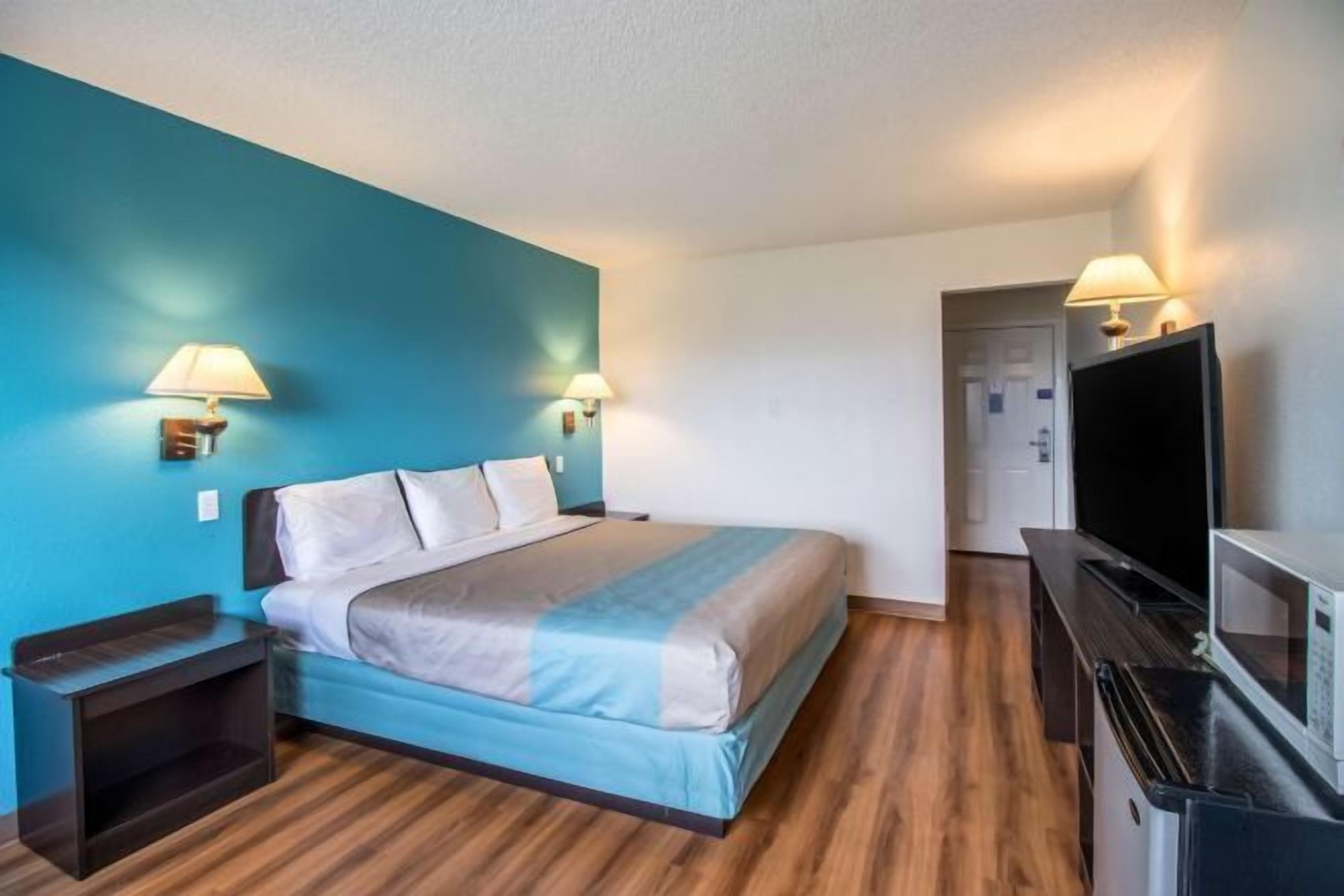 Camas con pillow-top, camas extra, wifi gratis y ropa de cama 