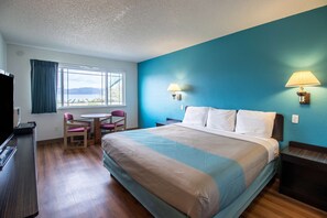 Pillowtop beds, rollaway beds, free WiFi, bed sheets - Motel 6 Astoria, OR (Astoria)