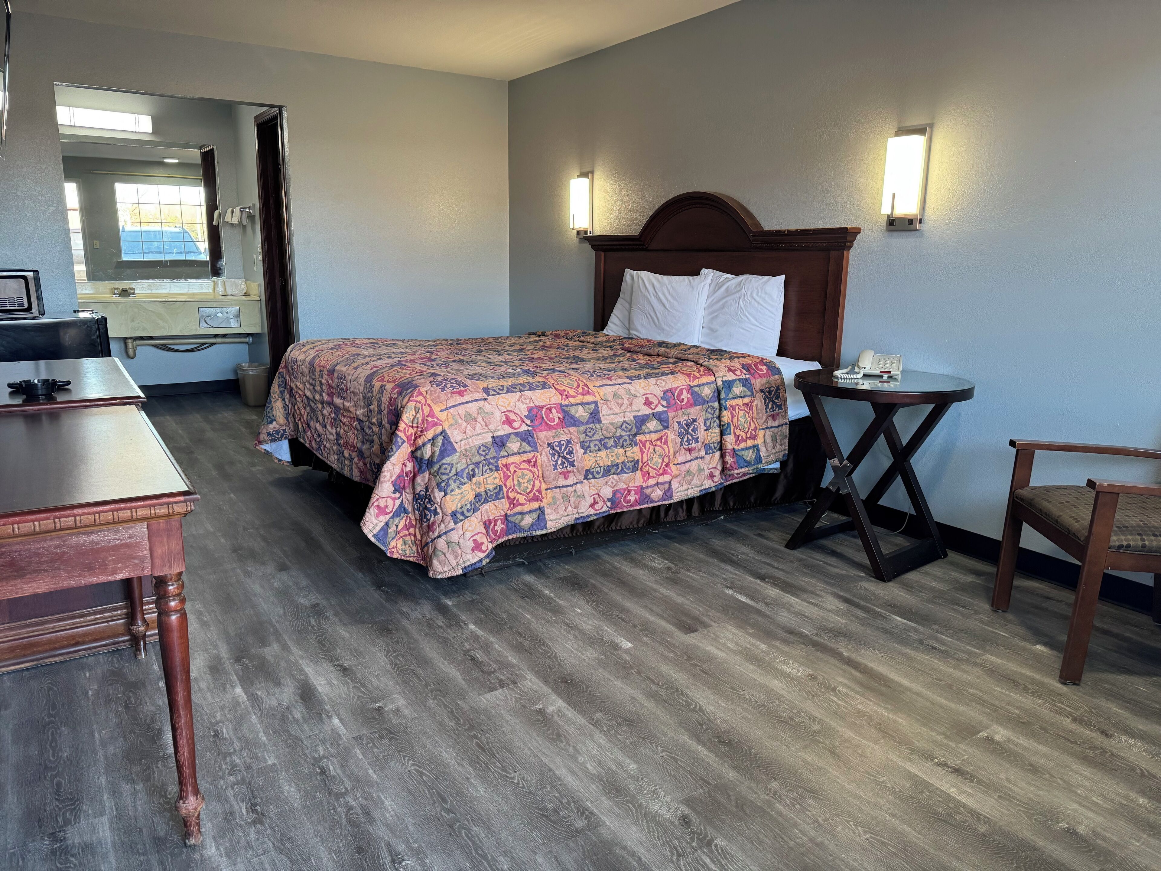 Kamar, 1 Tempat Tidur King, Bebas Asap Rokok | Setrika/meja setrika, Wi-Fi gratis, seprai linen, dan jam alarm