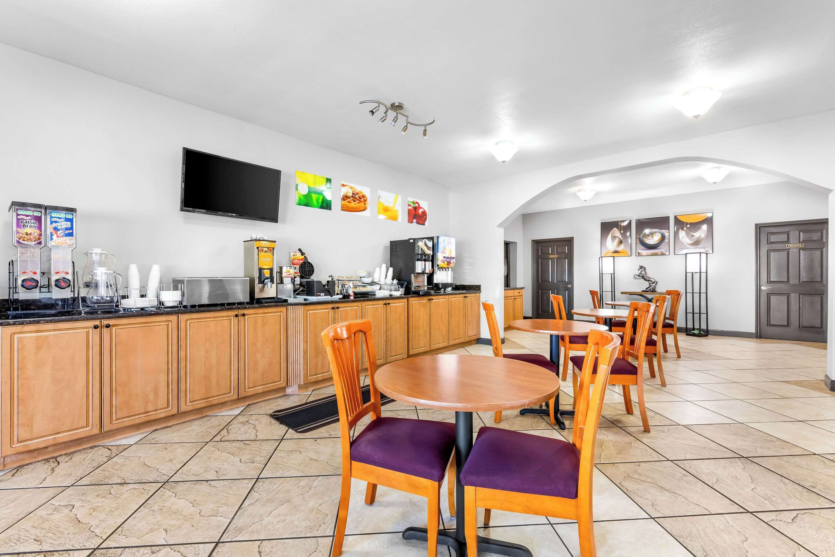 Breakfast area
