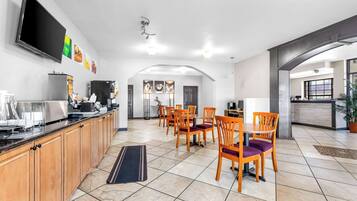 Petit déjeuner continental compris tous les jours