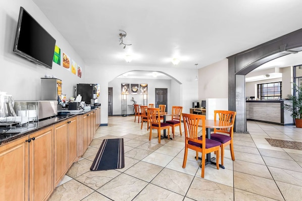 Free daily continental breakfast