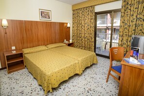 Desk, free cribs/infant beds - Hotel Condal (Benidorm)