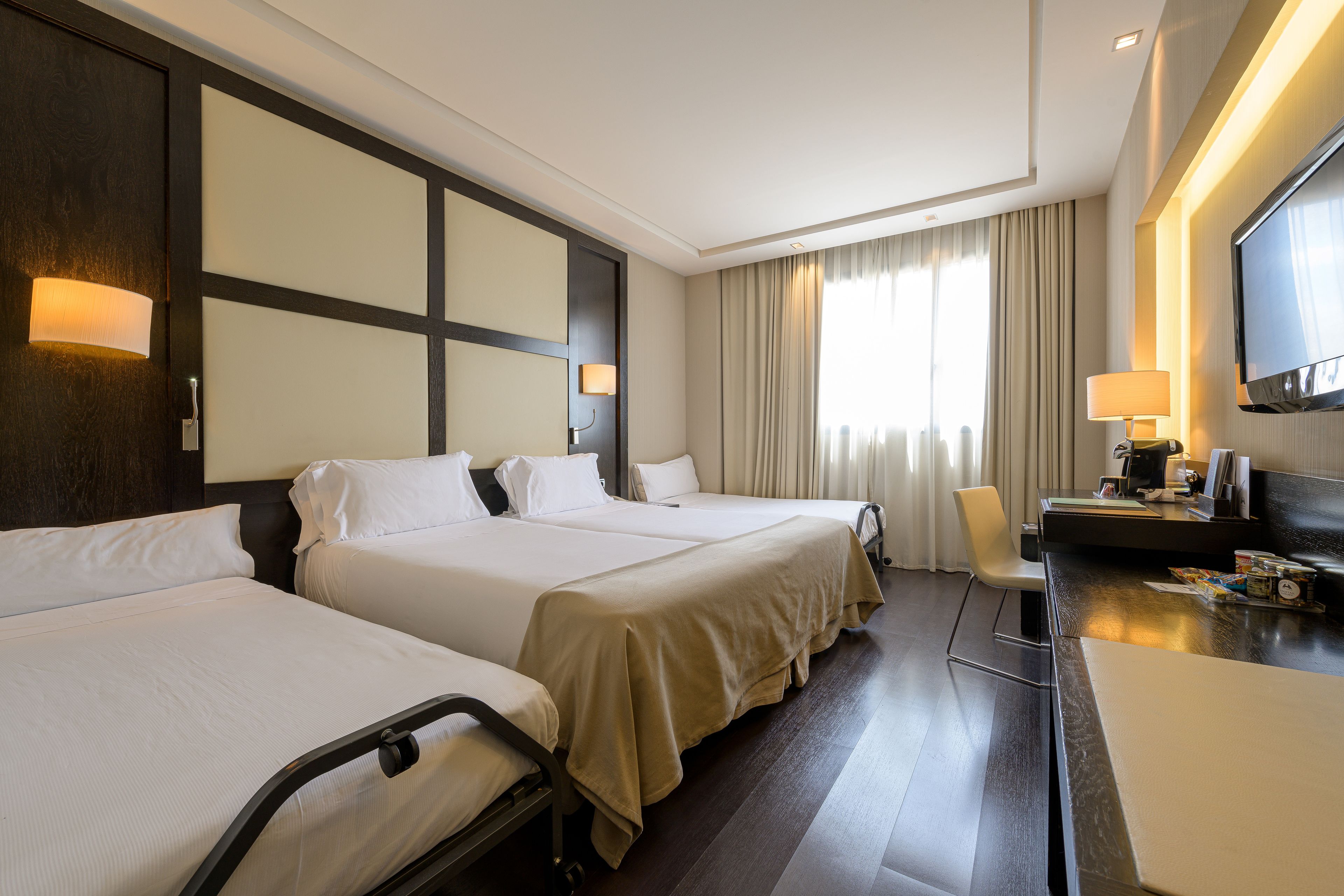 Photo - Hotel Maydrit Airport