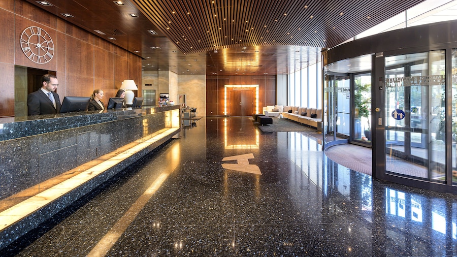 Hotel Maydrit Airport