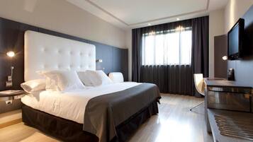 Literie hypoallergénique, couette en duvet d'oie, minibar