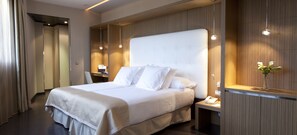 Literie hypoallergénique, couette en duvet d'oie, minibar