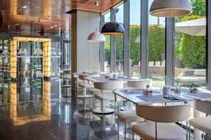 Restaurant - Hotel Maydrit Airport (Madrid)