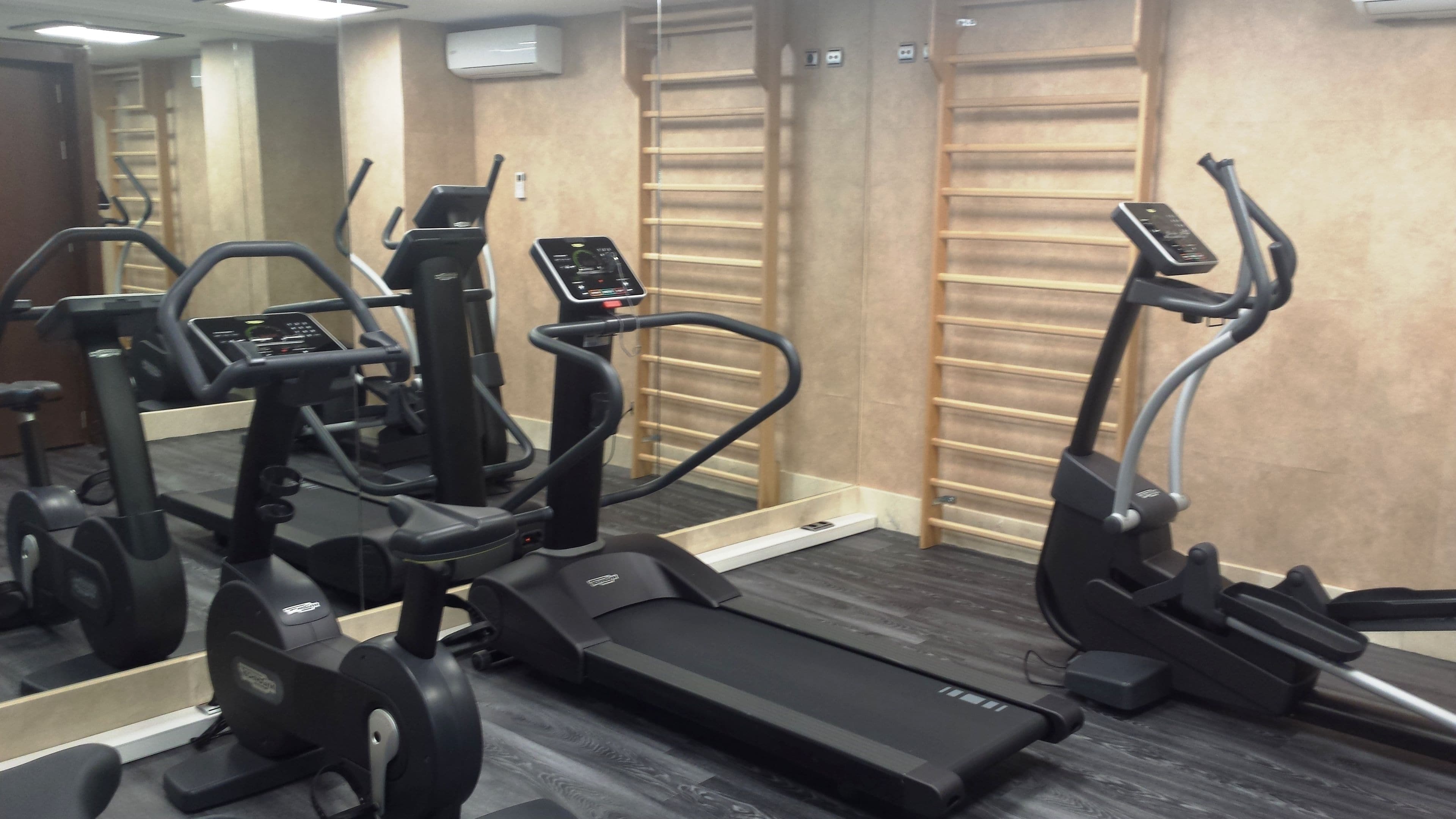 Photo - Hotel Maydrit Airport