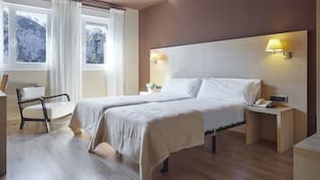 Habitación con 1 cama matrimonial o 2 individuales | Escritorio y wifi gratis