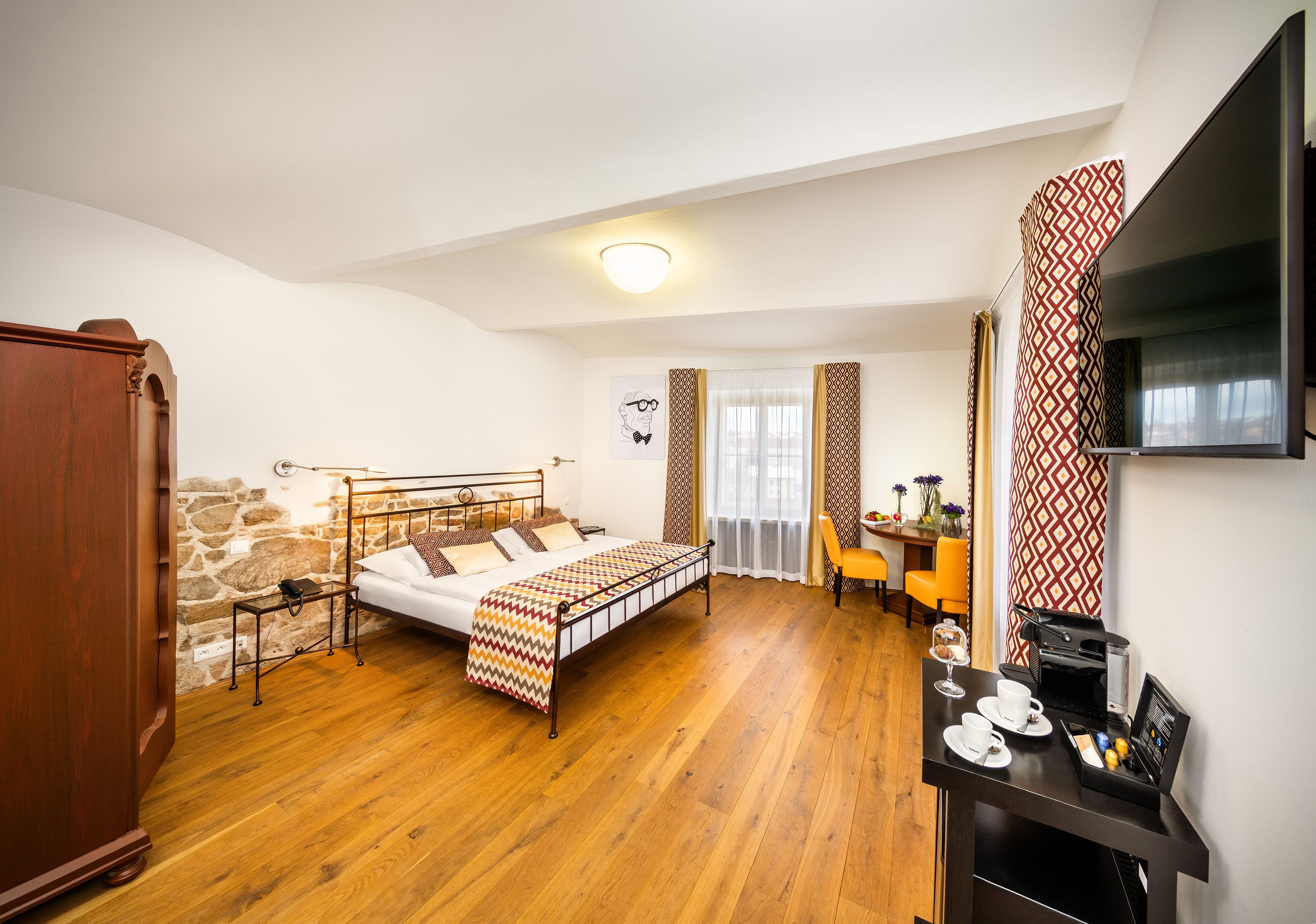 Family Suite | Select Comfort beds, minibar, in-room safe, laptop workspace