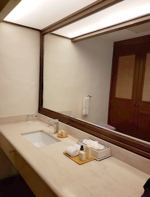 Shower, rainfall showerhead, eco-friendly toiletries, hair dryer
