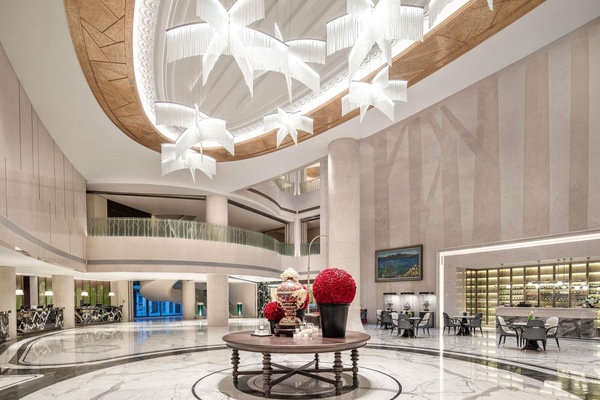 Lobby lounge