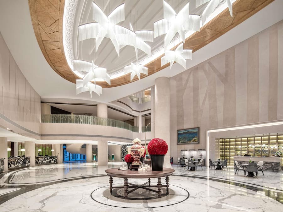 Lobby lounge