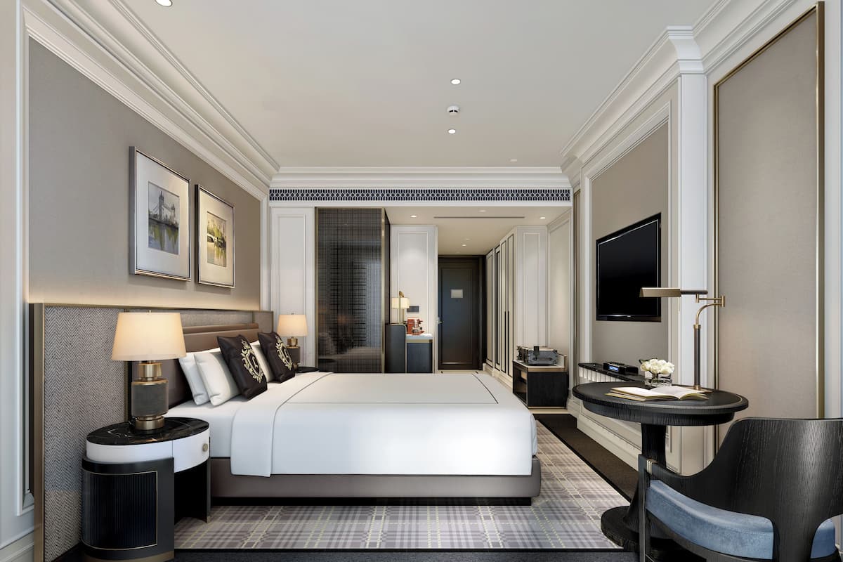 Deluxe Room, 1 King Bed, Club lounge access (Executive, High Floor) | Premium bedding, down duvets, minibar, in-room safe