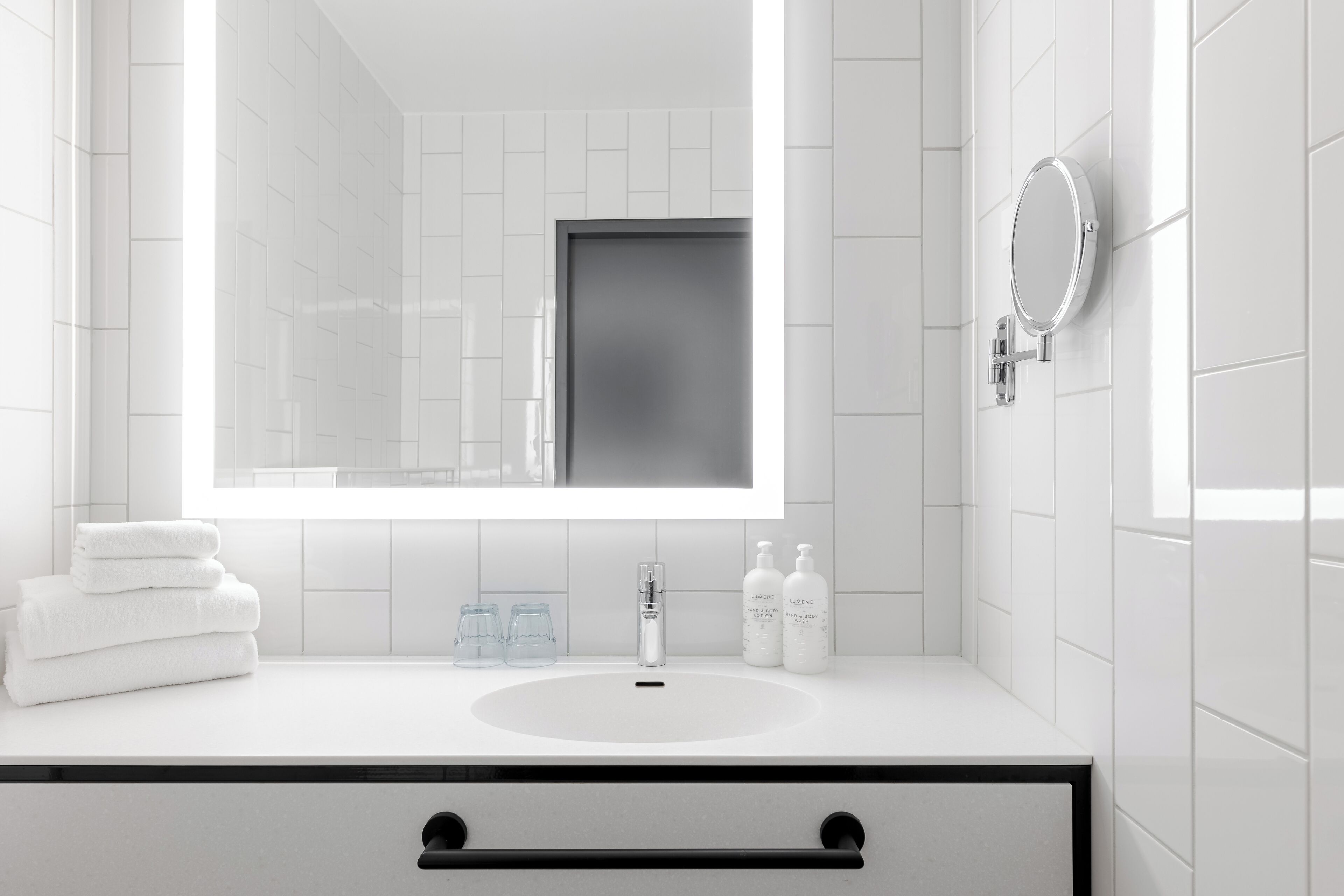 suite | bathroom | free toiletries, hair dryer, bidet, towels