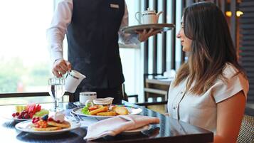 Daily buffet breakfast for a fee