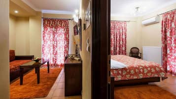 Premium bedding, in-room safe, desk, iron/ironing board (on request)