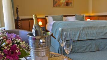 Matelas mémoire de forme, minibar, coffres-forts dans les chambres