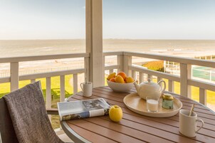 Estudio estándar, vistas al mar | Vistas del balcón