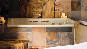 Couples treatment room(s), hot tub, steam room, body treatments