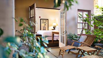 Suite Supérieure, 1 trÚs grand lit, baignoire à jets (VNSTE) | Literie hypoallergénique, couette en duvet d'oie, surmatelas