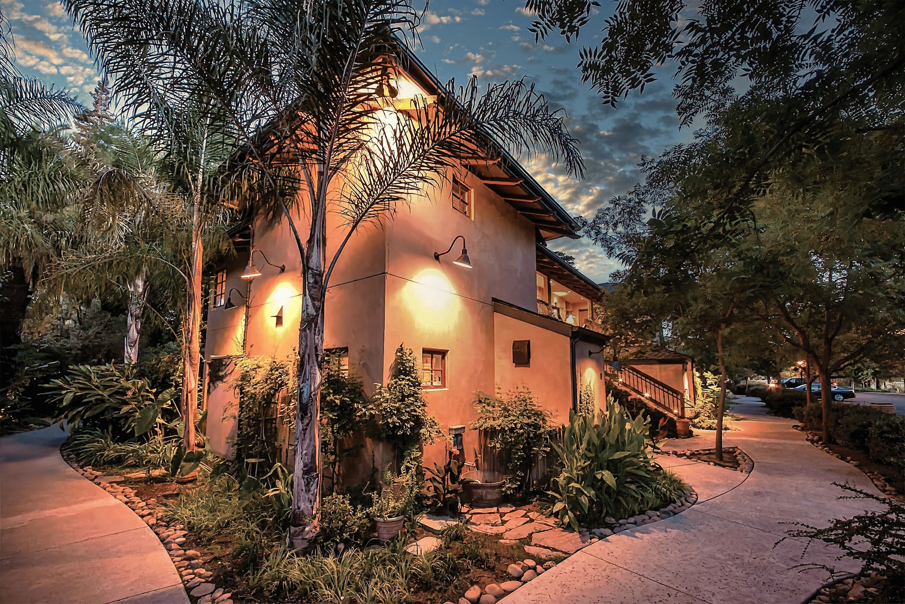 Couples treatment rooms, hot tub, steam room, body treatments