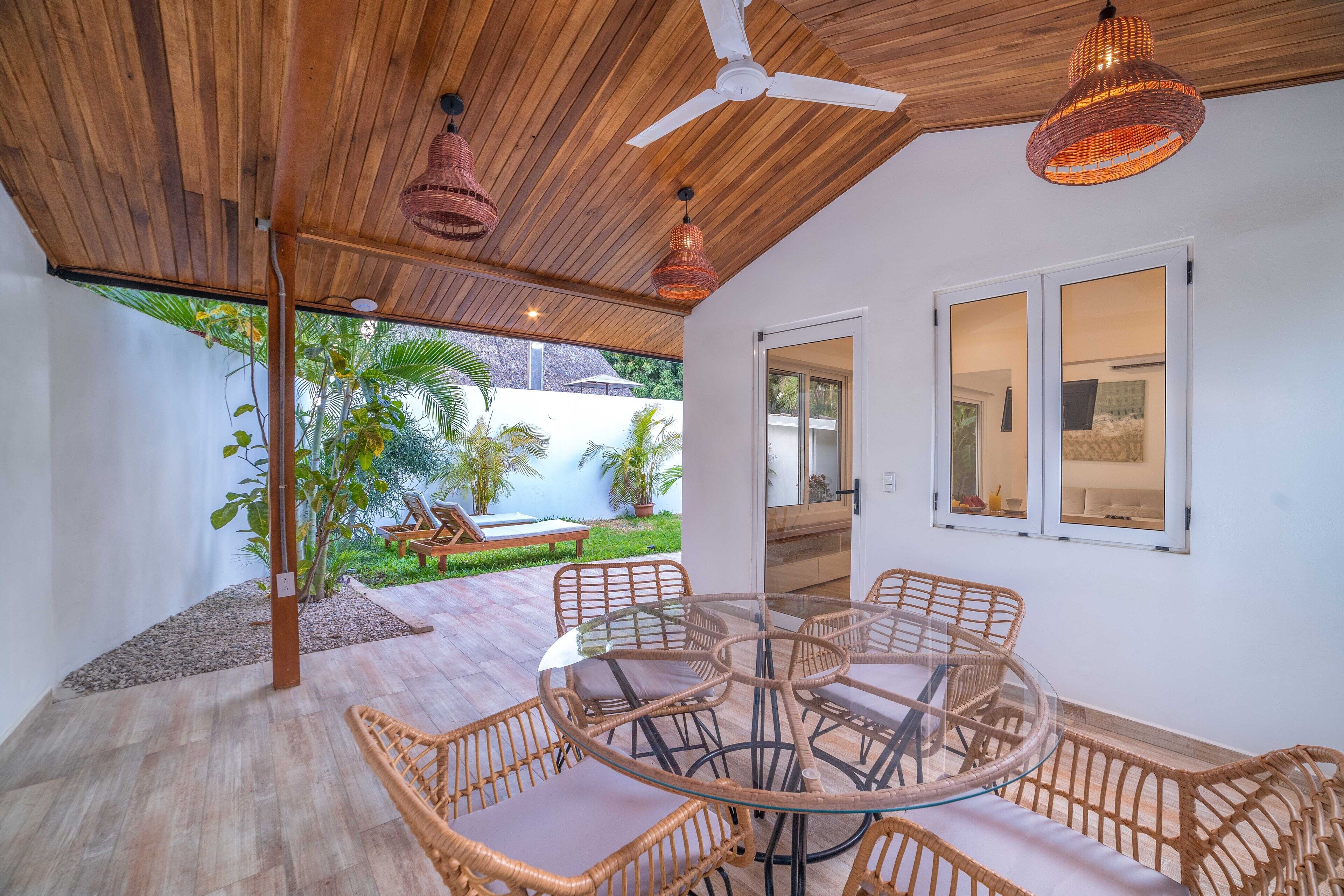 deluxe villa | terrace/patio